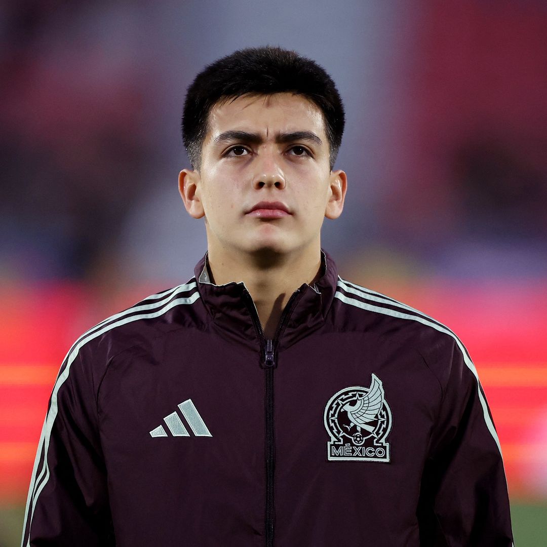 Gilberto Mora durante un partido con la Selección Mexicana